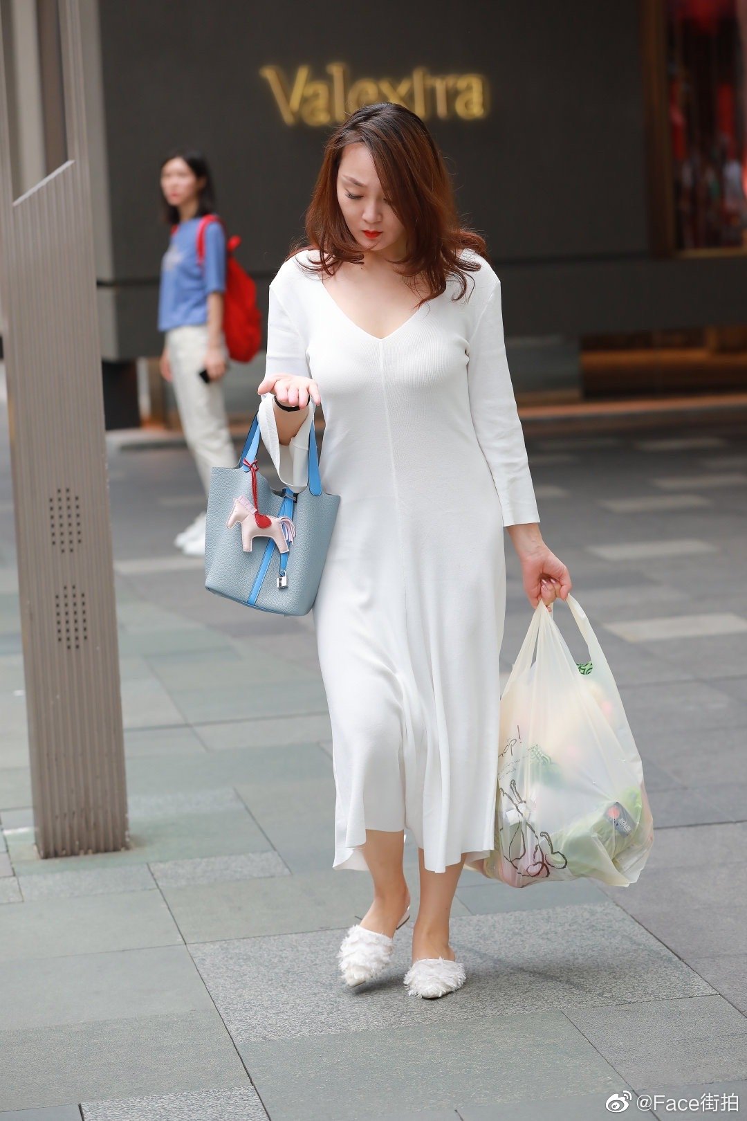 Go To Market With Chinese Young Mother