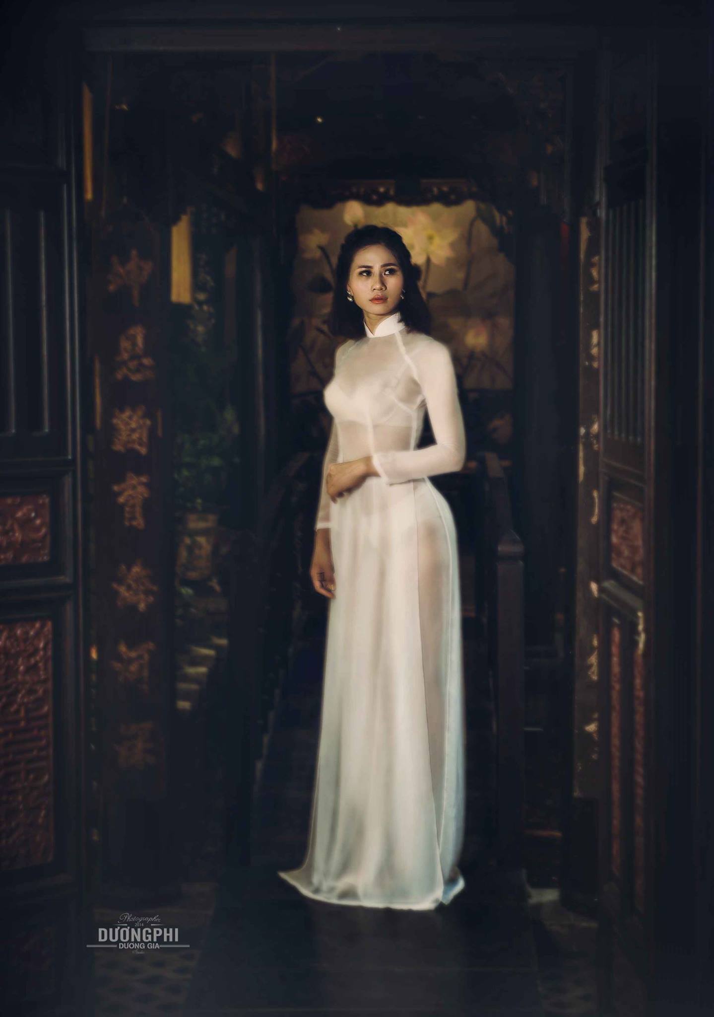 Hot Milf In Sexy Ao dai