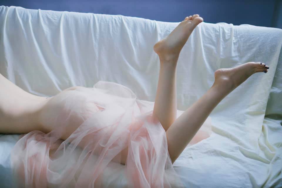 Yến Song Hải Nguyễn Nude