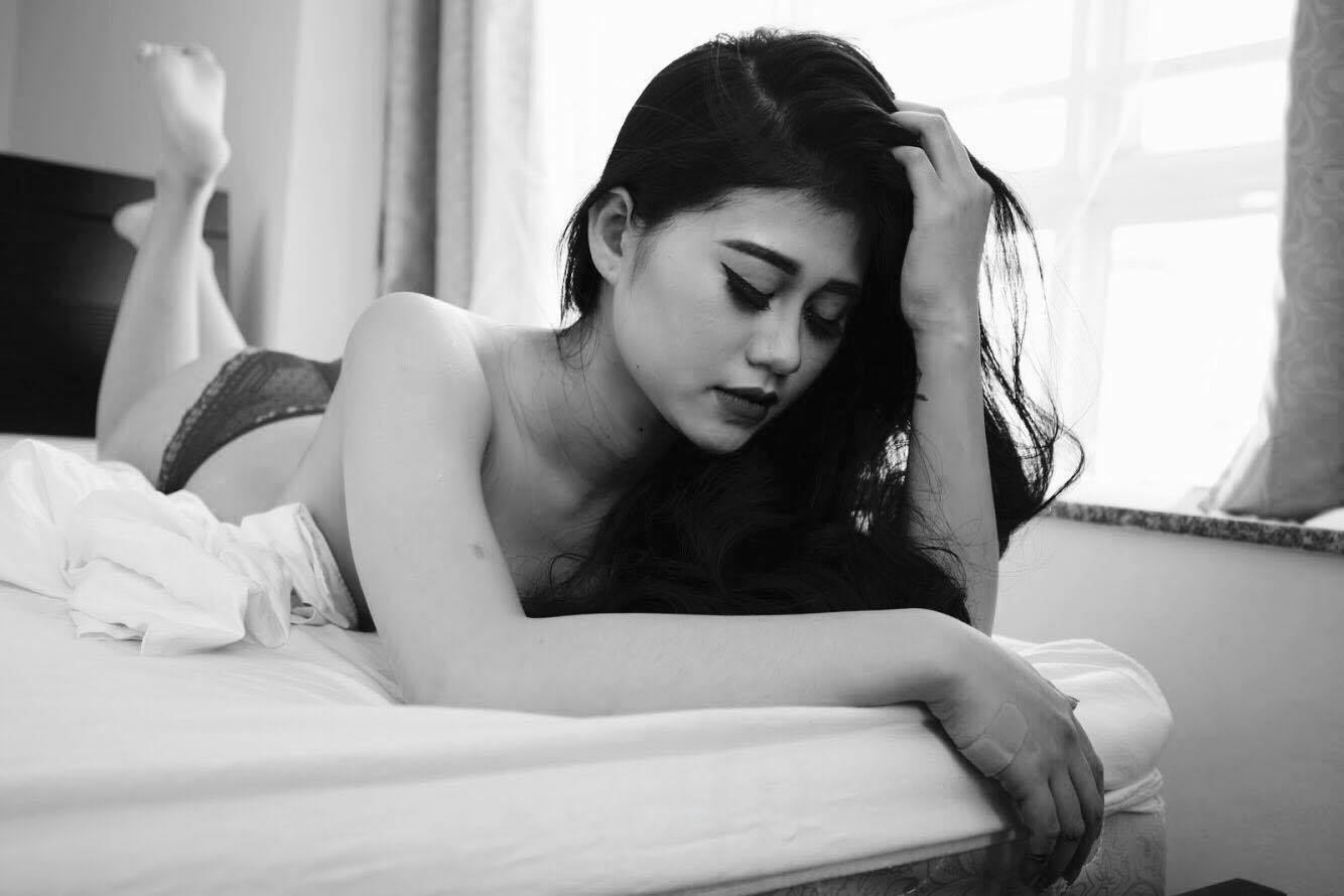 Asian Young Wife Love Naked