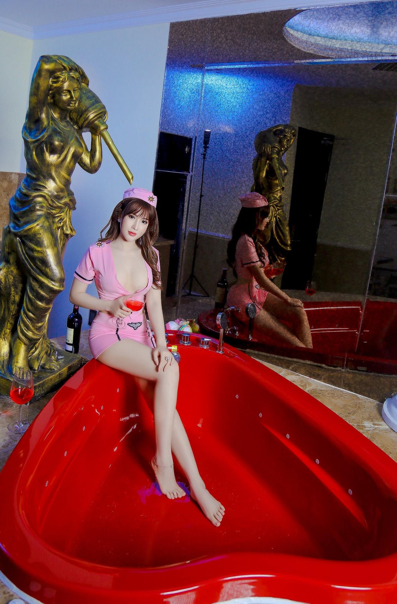 Do Thi Huong Sexy Cabin Attendant Hot Vietnam Model