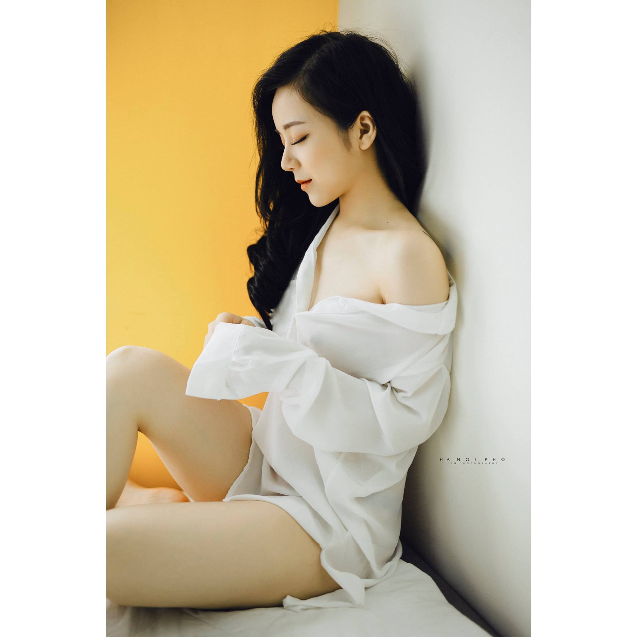 Nguyễn Thuỷ Tiên In White Shirt
