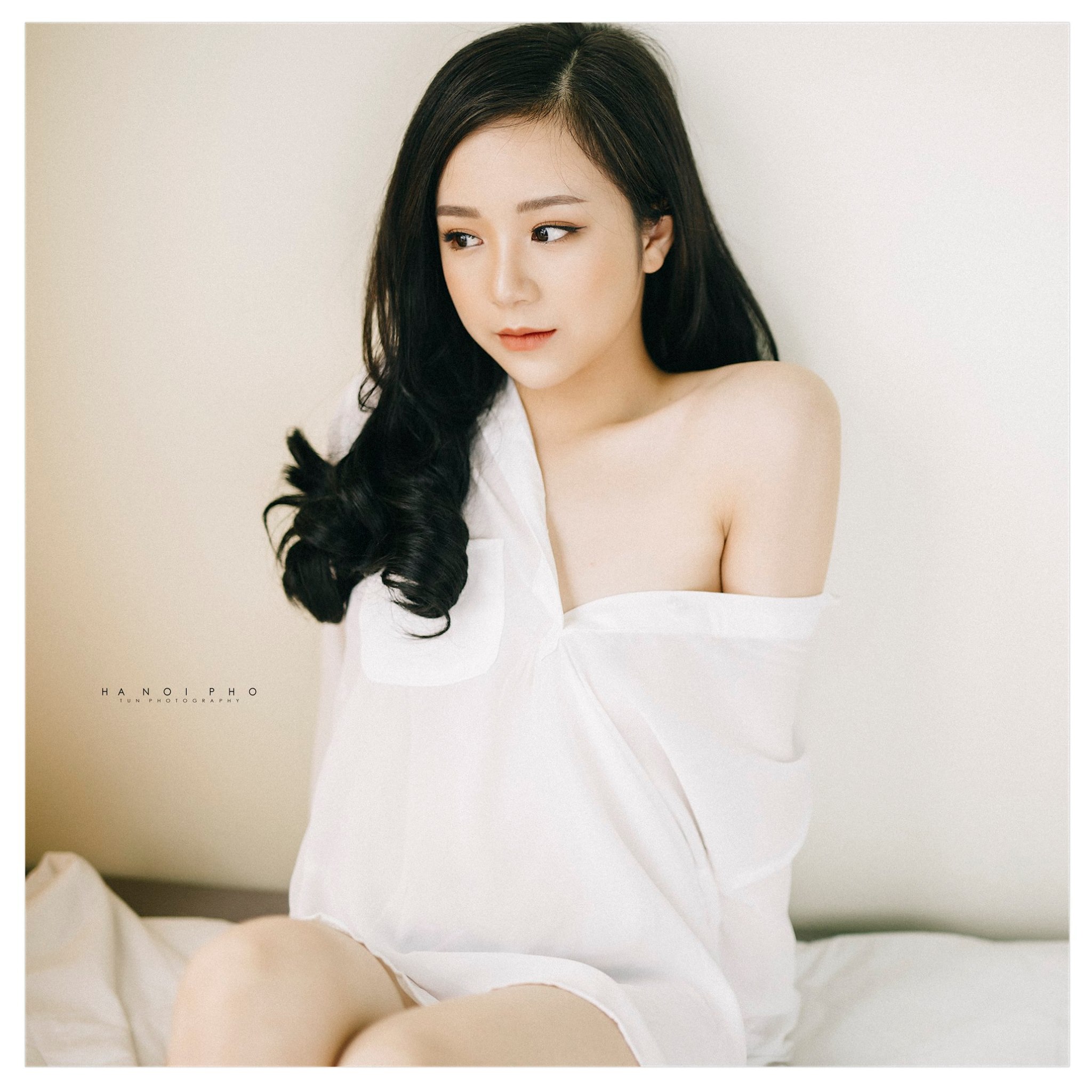 Nguyễn Thuỷ Tiên In White Shirt