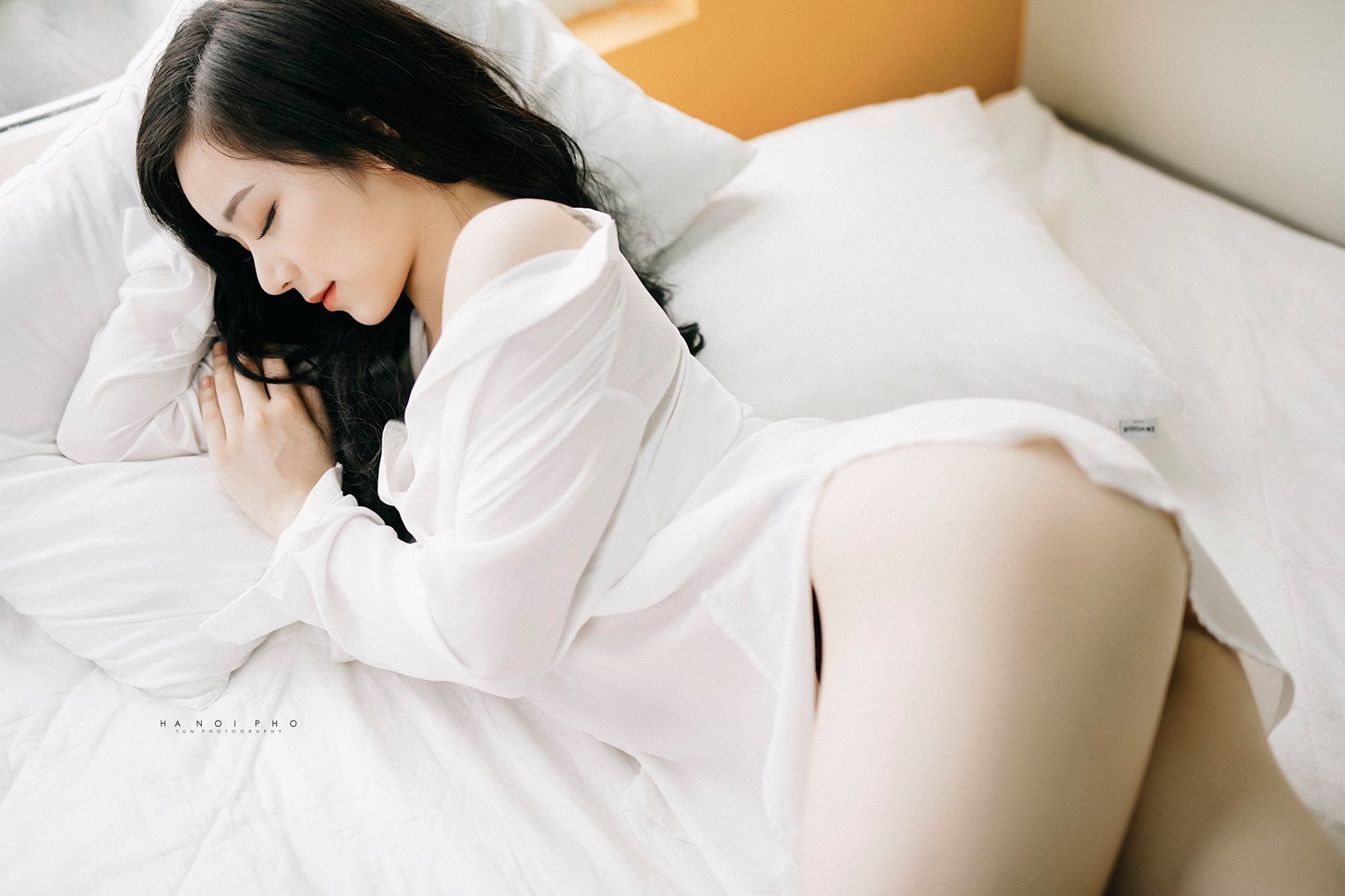 Nguyễn Thuỷ Tiên In White Shirt