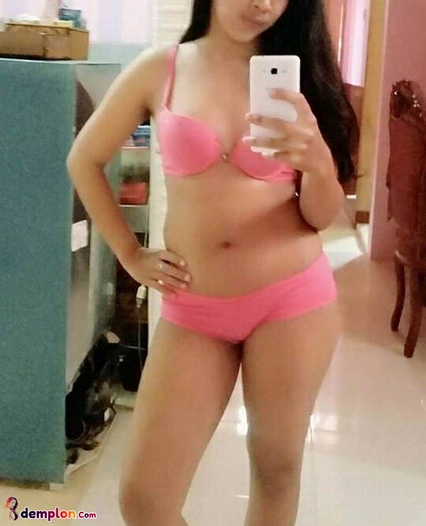 Foto Selfie Bugil Cewek ABG IGO