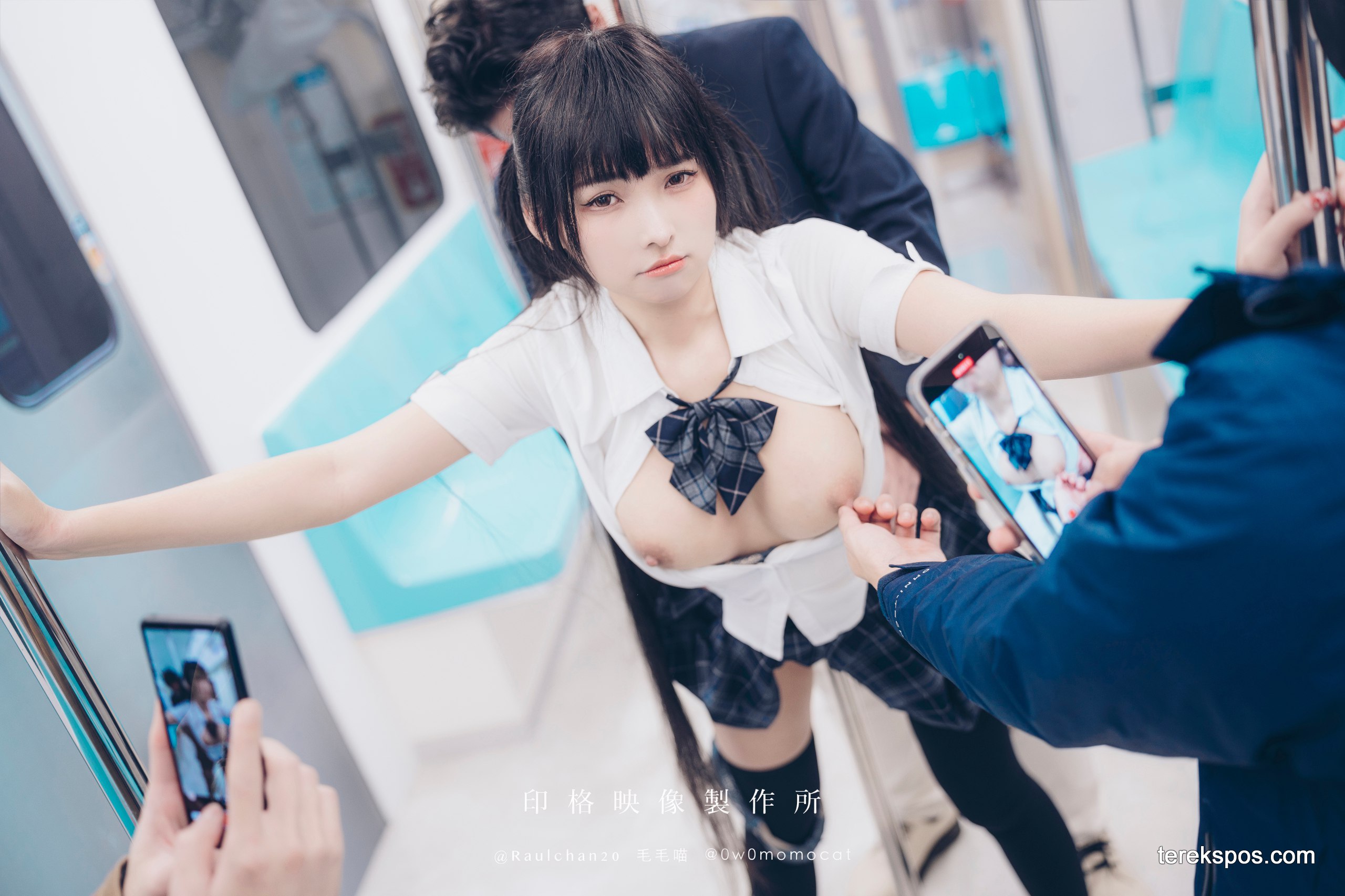 Foto Pelecehan Seksual 無毛猫 (Momocat) di Bus (18)