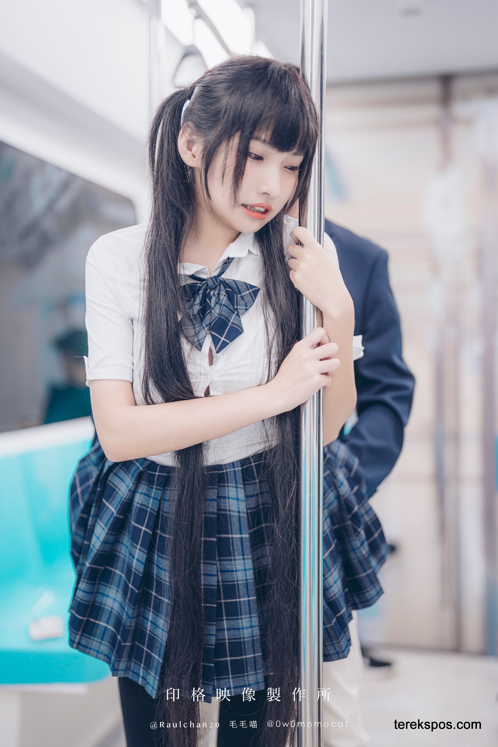 Foto Pelecehan Seksual 無毛猫 (Momocat) di Bus (3)