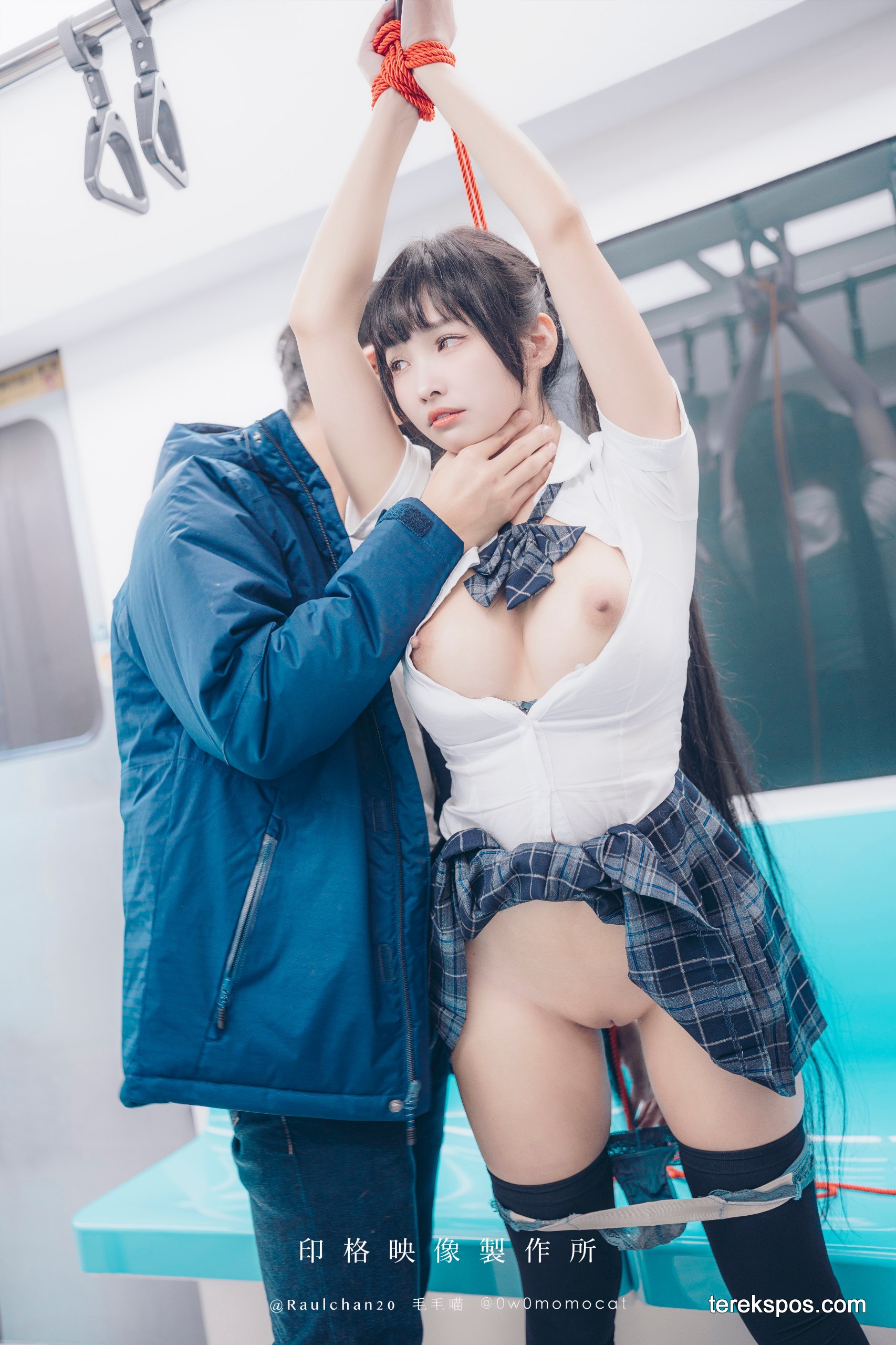 Foto Pelecehan Seksual 無毛猫 (Momocat) di Bus (10)